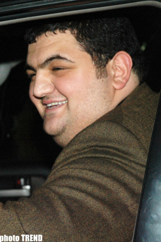 Ашуг Али Гулиев: "Я вожу автомобиль, достойный настоящих мужчин" - ФОТО