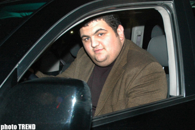 Ашуг Али Гулиев: "Я вожу автомобиль, достойный настоящих мужчин" - ФОТО