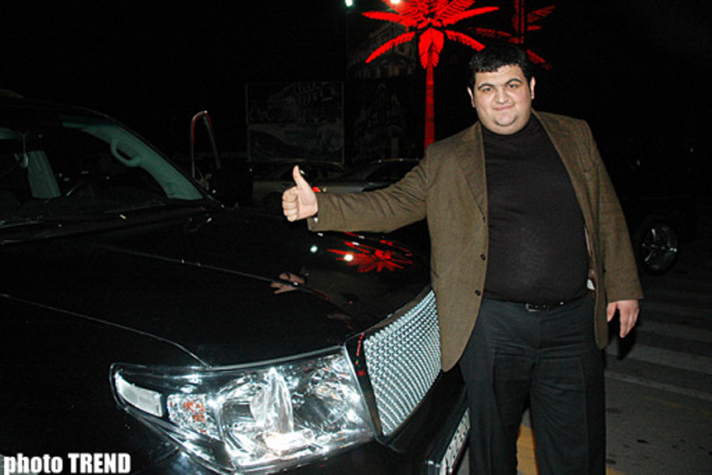 Ашуг Али Гулиев: "Я вожу автомобиль, достойный настоящих мужчин" - ФОТО
