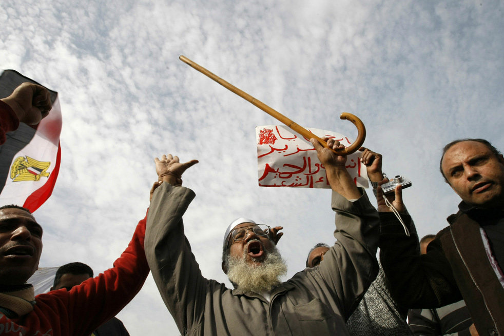 Египетские военные начали задерживать манифестантов - ОБНОВЛЕНО - ВИДЕО - ФОТО