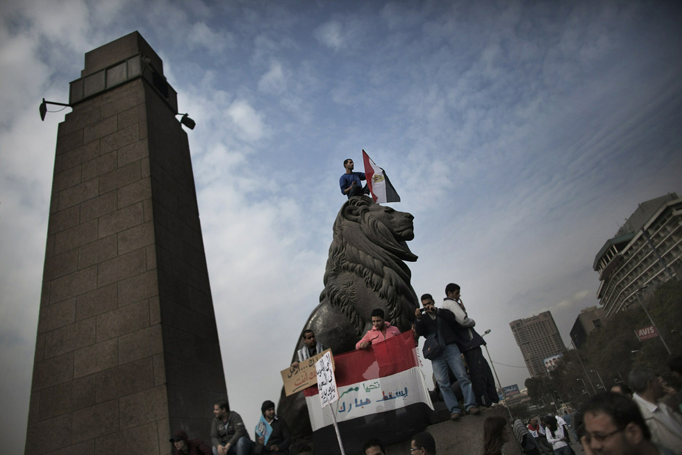Египетские военные начали задерживать манифестантов - ОБНОВЛЕНО - ВИДЕО - ФОТО