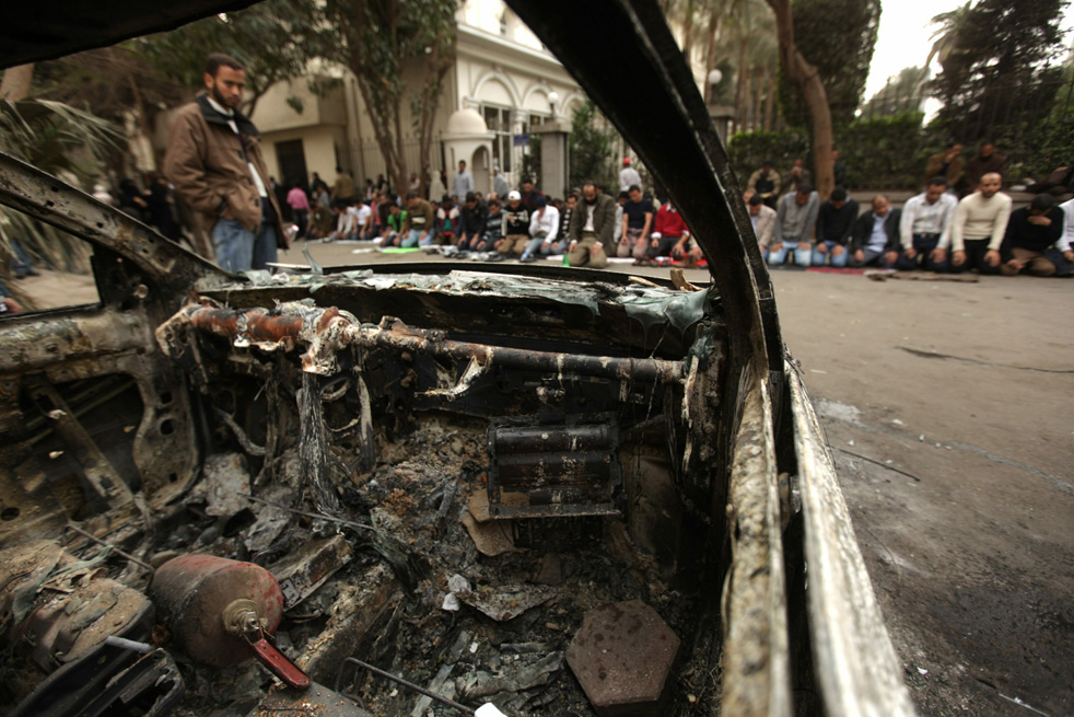 Египетские военные начали задерживать манифестантов - ОБНОВЛЕНО - ВИДЕО - ФОТО