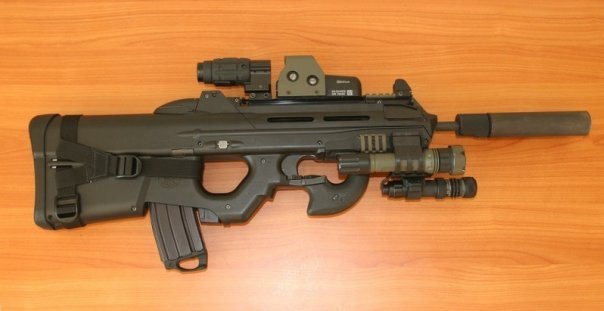 Штурмовая винтовка-автомат FN F2000: особое оружие спецподразделений - ФОТО
