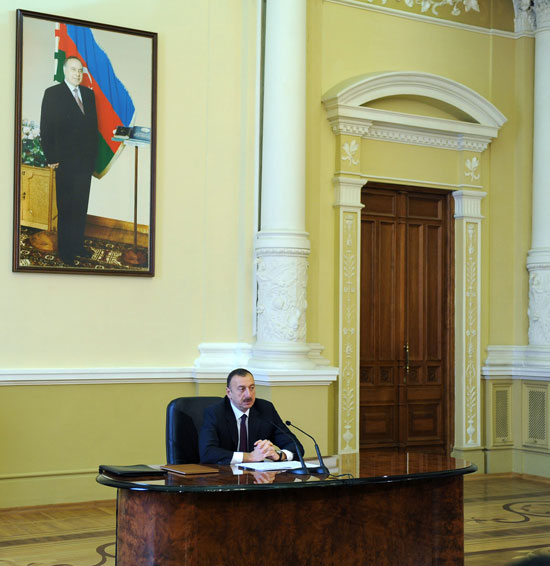 Президент Ильхам Алиев: "После принятия новой Программы развития поселков города Баку в эти поселки придет новая жизнь" - ОБНОВЛЕНО - ФОТО