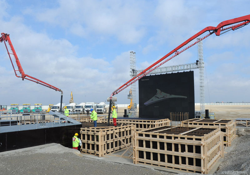 Президент Ильхам Алиев: "Уверен, что один из красивейших аэропортов мира будет именно в Баку" - ОБНОВЛЕНО - ФОТО