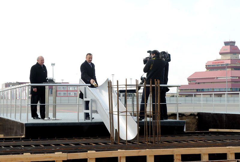 Президент Ильхам Алиев: "Уверен, что один из красивейших аэропортов мира будет именно в Баку" - ОБНОВЛЕНО - ФОТО