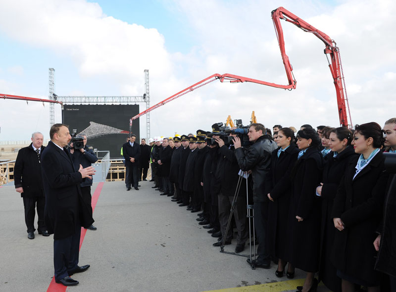 Президент Ильхам Алиев: "Уверен, что один из красивейших аэропортов мира будет именно в Баку" - ОБНОВЛЕНО - ФОТО