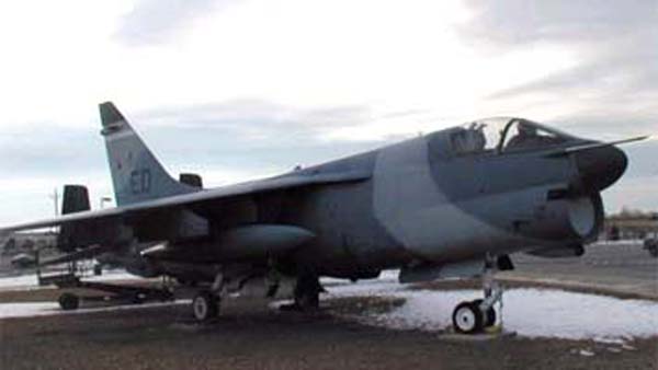 Многоцелевой штурмовик A-7K Corsair II - ФОТО