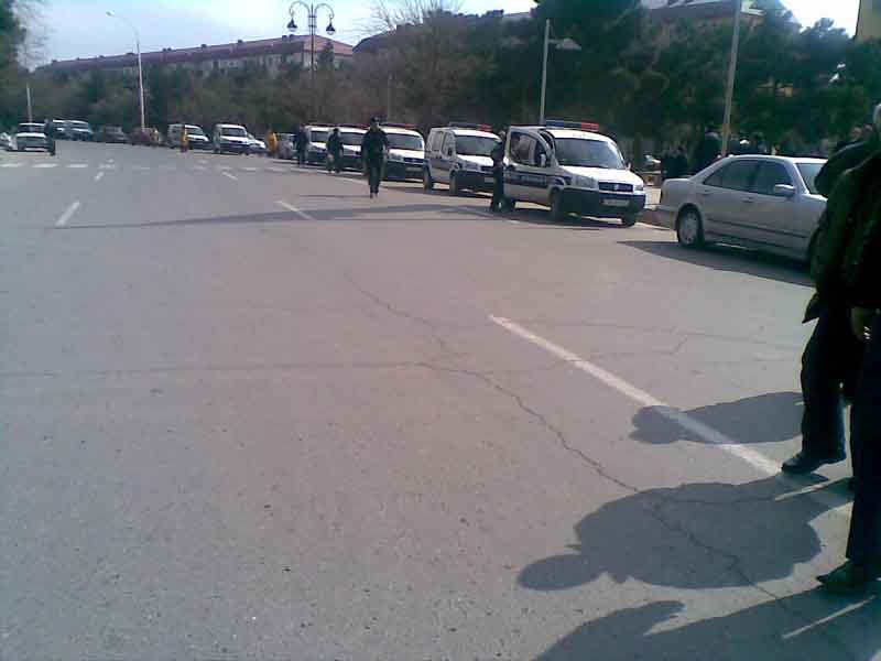 Sumqayıtda ticarət obyektləri niyə sökülür? - FOTO