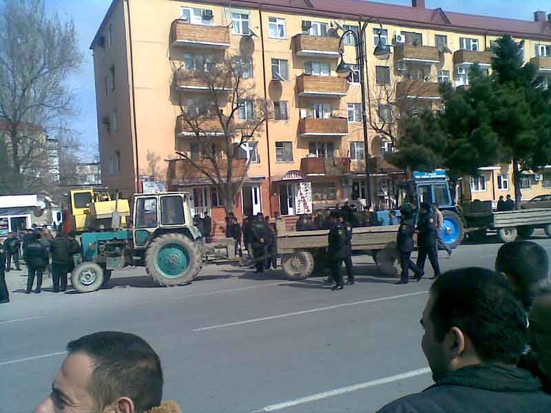 Sumqayıtda ticarət obyektləri niyə sökülür? - FOTO