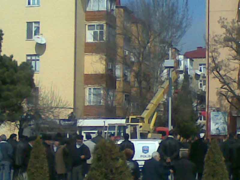 Sumqayıtda ticarət obyektləri niyə sökülür? - FOTO