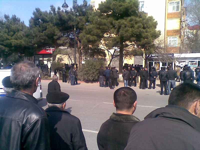 Sumqayıtda ticarət obyektləri niyə sökülür? - FOTO