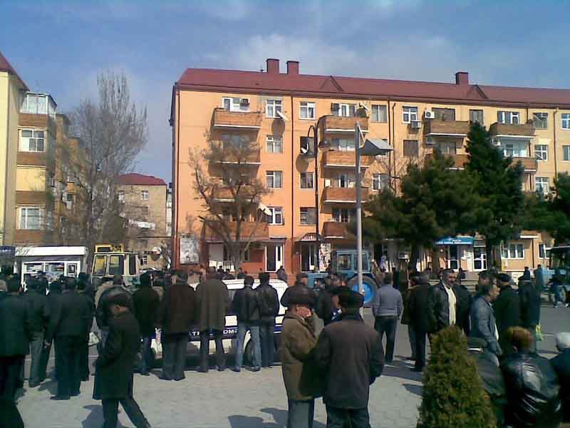 Sumqayıtda ticarət obyektləri niyə sökülür? - FOTO