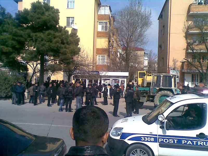 Sumqayıtda ticarət obyektləri niyə sökülür? - FOTO