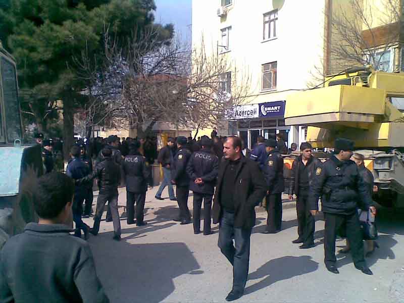 Sumqayıtda ticarət obyektləri niyə sökülür? - FOTO