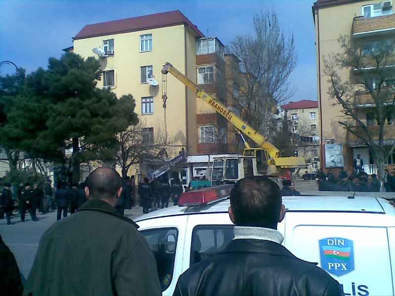 Sumqayıtda ticarət obyektləri niyə sökülür? - FOTO