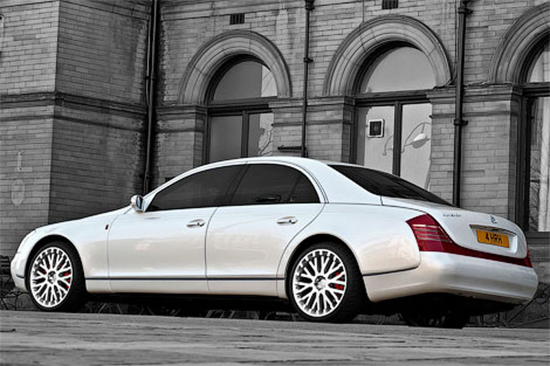 Лимузин Maybach переработали специально к свадьбе принца Уильяма - ФОТО