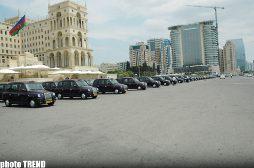 В Баку прибыли такси из Лондона - ОБНОВЛЕНО - ФОТО