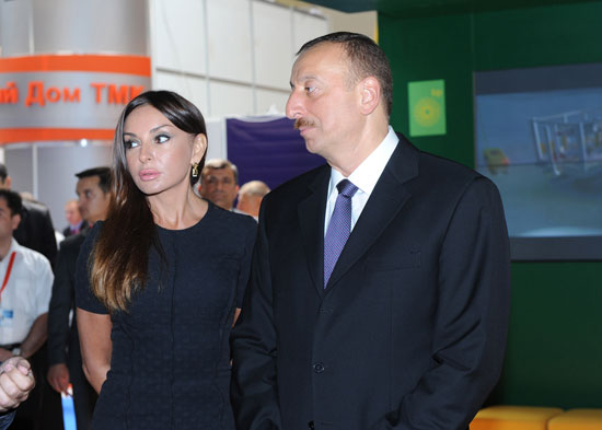 Президент Ильхам Алиев и Первая леди Мехрибан Алиева посетили выставку и конференцию "Нефть и Газ, Нефтепереработка и Нефтехимия Каспия" - ОБНОВЛЕНО - ФОТО