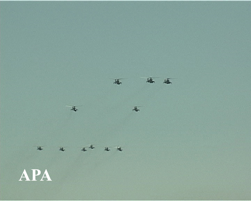 Военная авиация в небе над Баку - ОБНОВЛЕНО - ФОТО