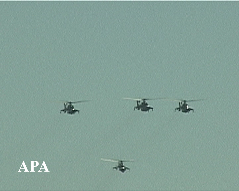 Военная авиация в небе над Баку - ОБНОВЛЕНО - ФОТО