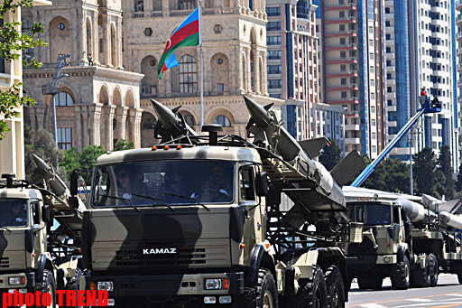 Президент Ильхам Алиев присутствовал на торжественном военном параде по случаю 93-й годовщины Вооруженных сил Азербайджана - ОБНОВЛЕНО - ВИДЕО - ФОТО
