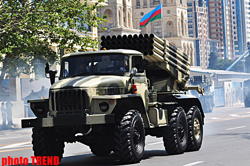 Президент Ильхам Алиев присутствовал на торжественном военном параде по случаю 93-й годовщины Вооруженных сил Азербайджана - ОБНОВЛЕНО - ВИДЕО - ФОТО