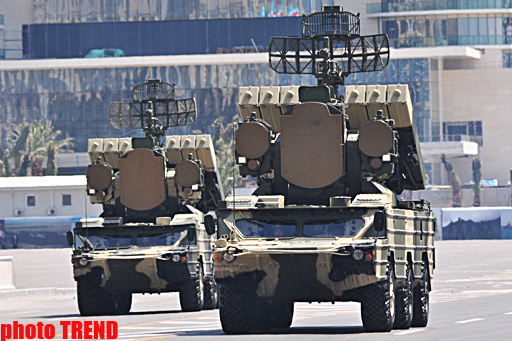 Президент Ильхам Алиев присутствовал на торжественном военном параде по случаю 93-й годовщины Вооруженных сил Азербайджана - ОБНОВЛЕНО - ВИДЕО - ФОТО