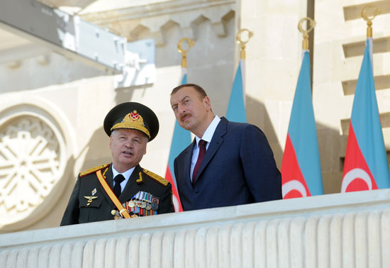 Президент Ильхам Алиев присутствовал на торжественном военном параде по случаю 93-й годовщины Вооруженных сил Азербайджана - ОБНОВЛЕНО - ВИДЕО - ФОТО