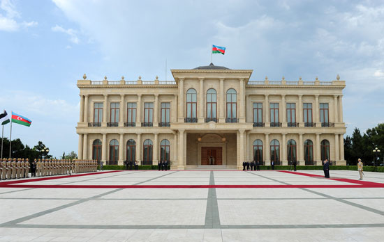 Президент Ильхам Алиев и его супруга Мехрибан Алиева ознакомили президента Государства Палестина с Фондом Гейдара Алиева – ОБНОВЛЕНО – ФОТО