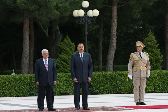 Президент Ильхам Алиев и его супруга Мехрибан Алиева ознакомили президента Государства Палестина с Фондом Гейдара Алиева – ОБНОВЛЕНО – ФОТО