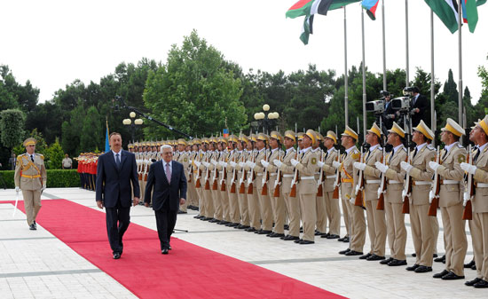Президент Ильхам Алиев и его супруга Мехрибан Алиева ознакомили президента Государства Палестина с Фондом Гейдара Алиева – ОБНОВЛЕНО – ФОТО