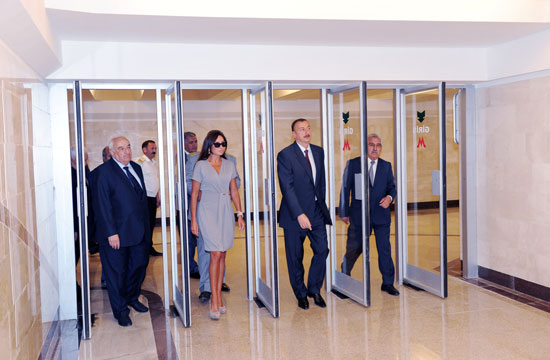 Президент Ильхам Алиев и его супруга Мехрибан Алиева приняли участие в открытии очередной станции Бакинского метрополитена – ОБНОВЛЕНО – ФОТО