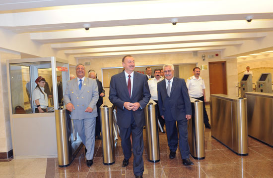 Президент Ильхам Алиев и его супруга Мехрибан Алиева приняли участие в открытии очередной станции Бакинского метрополитена – ОБНОВЛЕНО – ФОТО