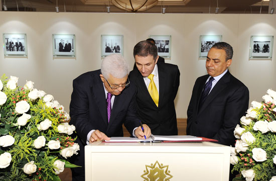 Президент Ильхам Алиев и его супруга Мехрибан Алиева ознакомили президента Государства Палестина с Фондом Гейдара Алиева – ОБНОВЛЕНО – ФОТО