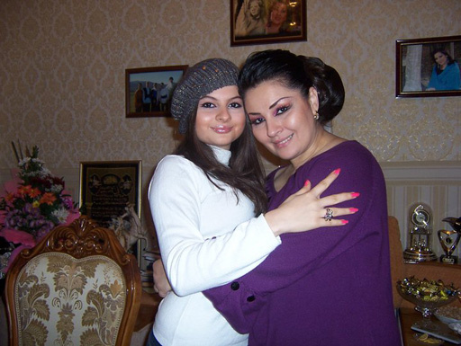 Айбениз Гашимова: "Айнишан впишет свое имя в историю "Славянского базара" - ФОТОСЕССИЯ