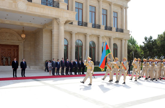 Президент Ильхам Алиев: "Азербайджан готов играть свою роль в обеспечении энергетической безопасности Европейского континента" – ОБНОВЛЕНО – ФОТО