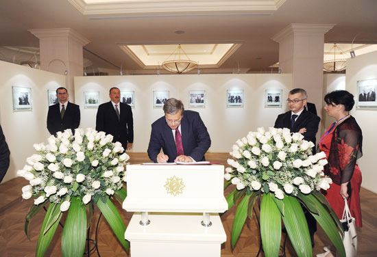 Президент Ильхам Алиев: "Азербайджан готов играть свою роль в обеспечении энергетической безопасности Европейского континента" – ОБНОВЛЕНО – ФОТО