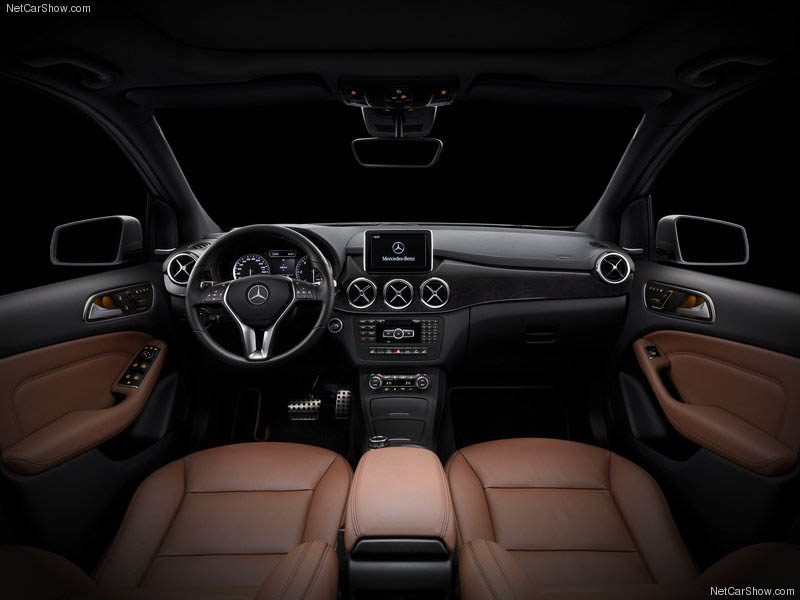 Mercedes-Benz B-Class 2012 – обновление компактного класса "B" от Мерседес - ФОТОСЕССИЯ
