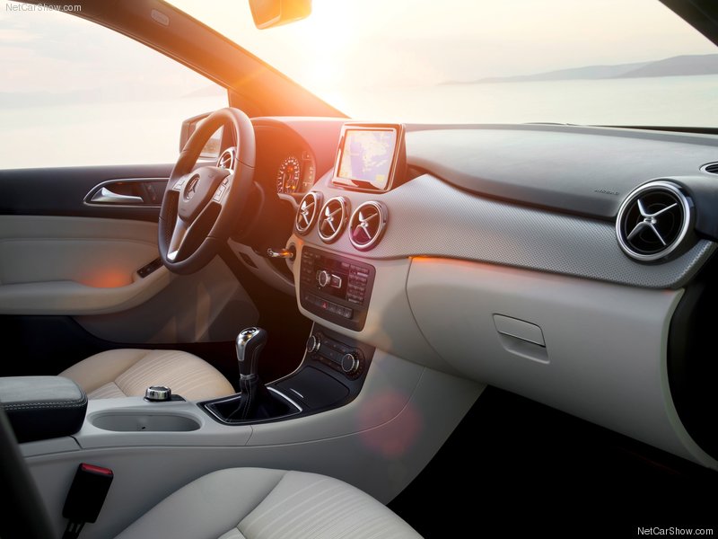 Mercedes-Benz B-Class 2012 – обновление компактного класса "B" от Мерседес - ФОТОСЕССИЯ