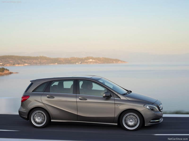 Mercedes-Benz B-Class 2012 – обновление компактного класса "B" от Мерседес - ФОТОСЕССИЯ