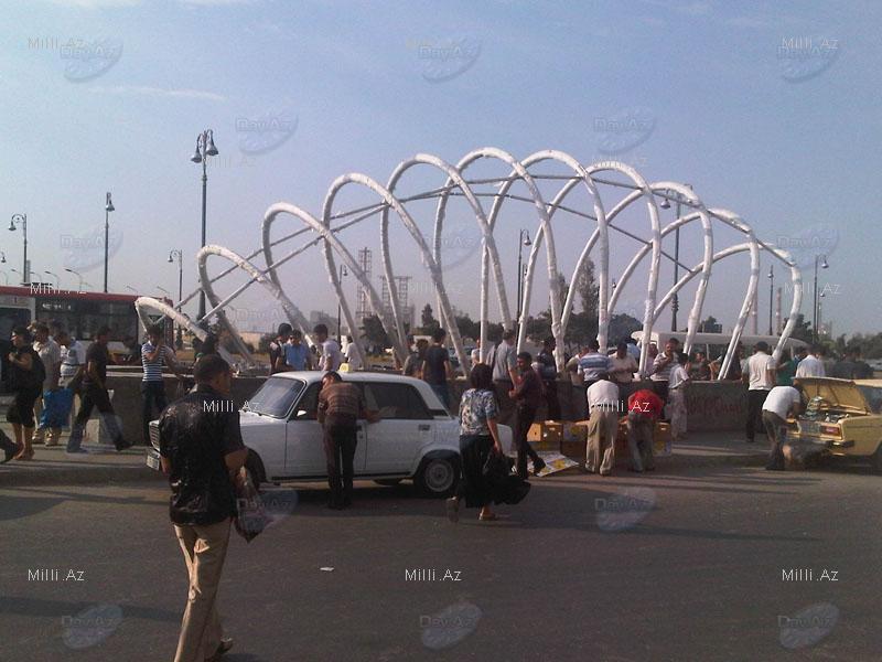 В Баку закрыты выходы одной из станций метро - ФОТО - ОПРОС