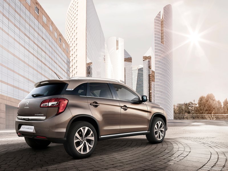 Citroen представил новый компактный кроссовер - ФОТОСЕССИЯ