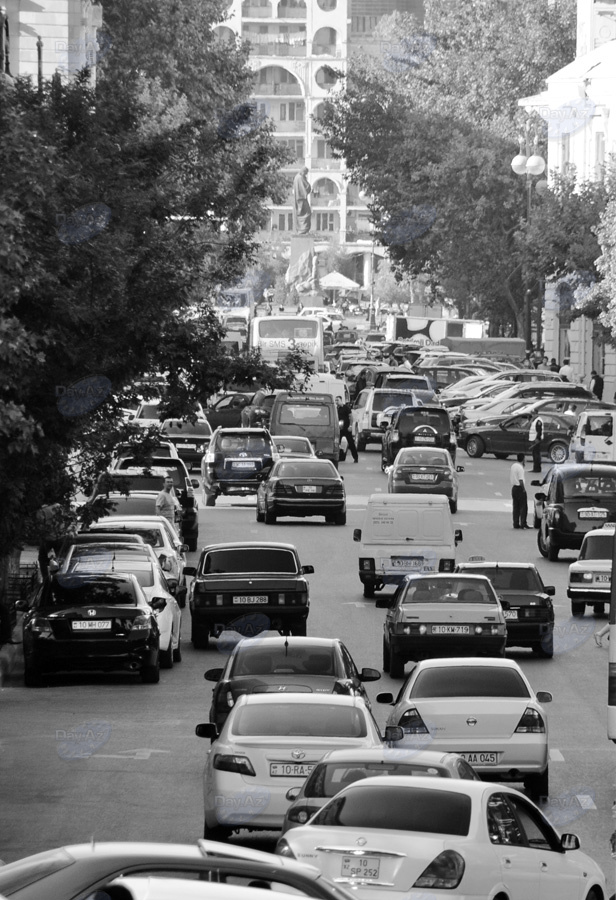 Центральные улицы Баку: черно-белые фантазии - ФОТОСЕССИЯ