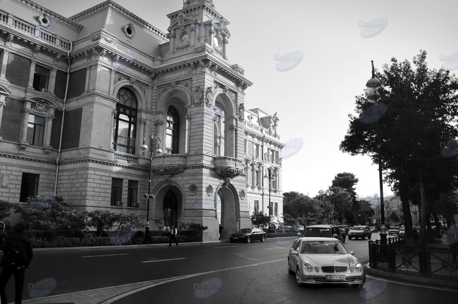 Центральные улицы Баку: черно-белые фантазии - ФОТОСЕССИЯ