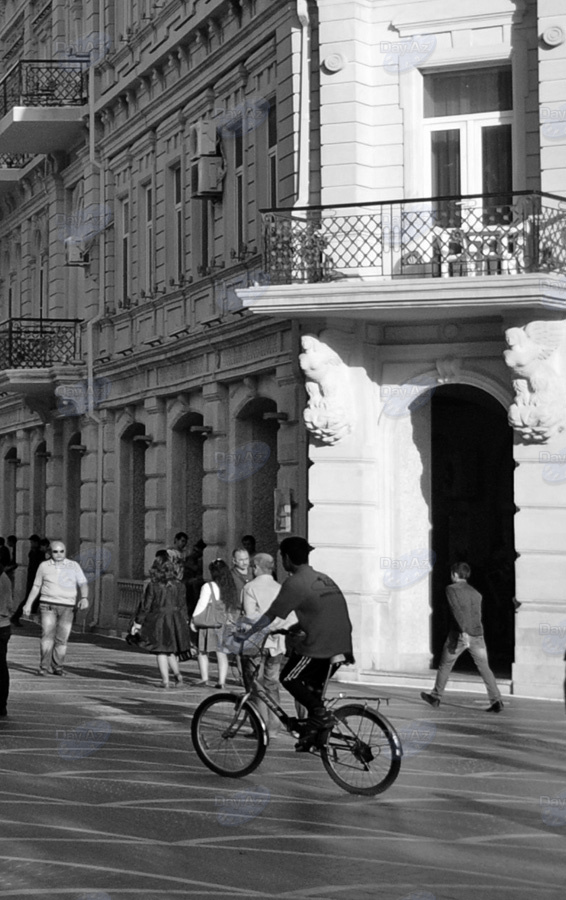 Центральные улицы Баку: черно-белые фантазии - ФОТОСЕССИЯ