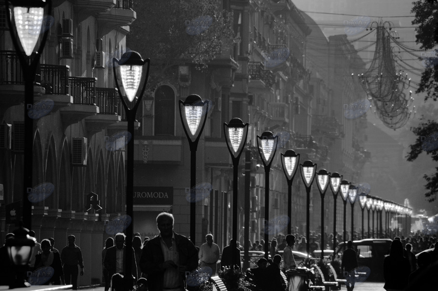 Центральные улицы Баку: черно-белые фантазии - ФОТОСЕССИЯ
