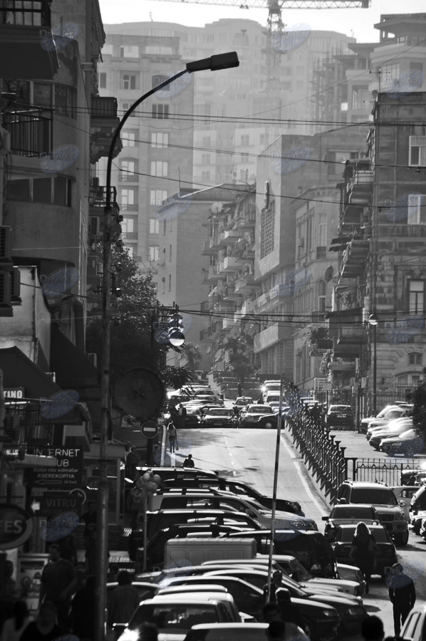 Центральные улицы Баку: черно-белые фантазии - ФОТОСЕССИЯ
