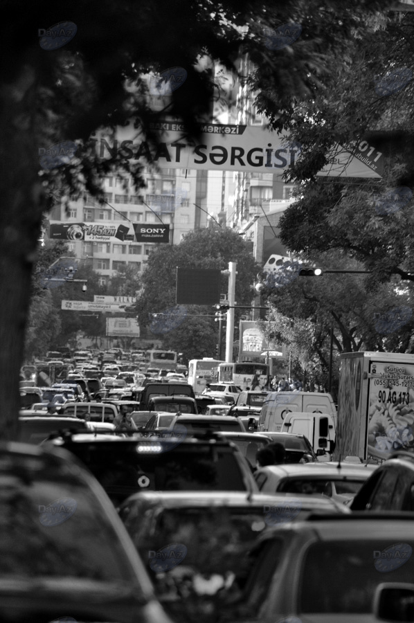 Центральные улицы Баку: черно-белые фантазии - ФОТОСЕССИЯ