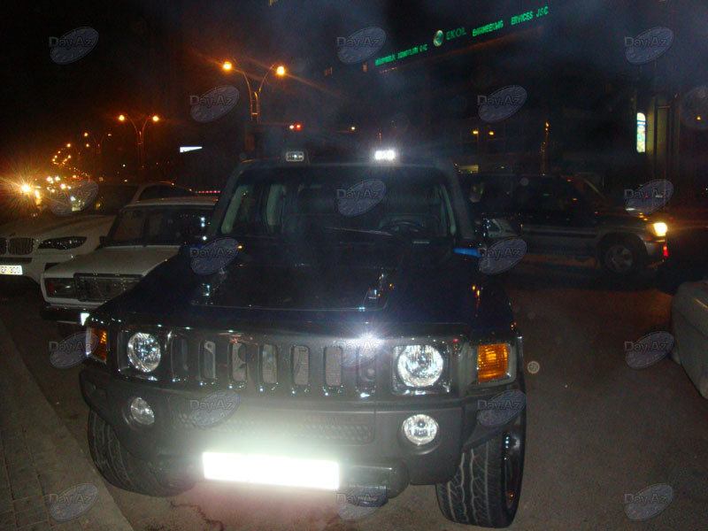 Азербайджанский певец подарил себе Hummer - ФОТО